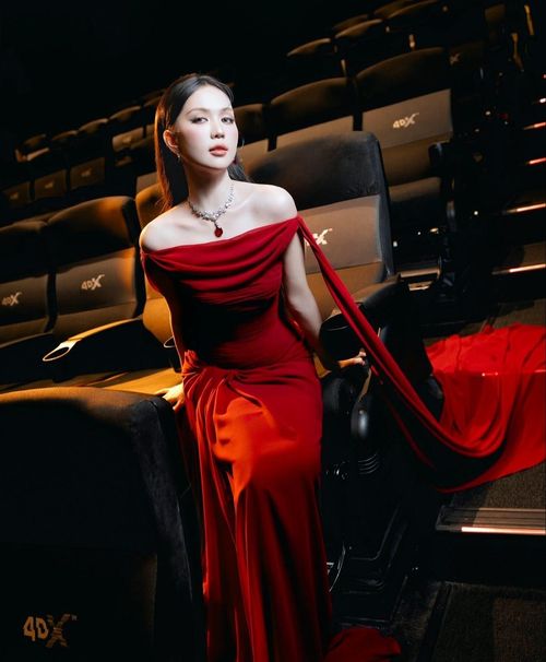  Ngọc Trinh chưa có nhiều cải thiện về đài từ. 