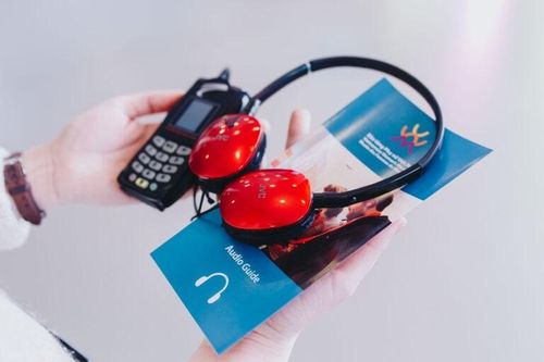 Các bảo tàng đang đẩy mạnh ứng dụng công nghệ thông tin, đa dạng hóa trải nghiệm cho khách tham quan và tăng cường quảng bá du lịch. Ảnh: BTPNVN