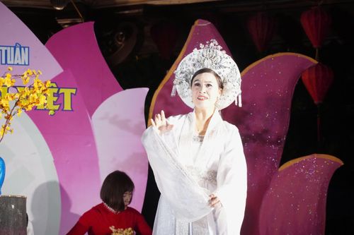 Những tiết mục cải lương gây ấn tượng với người dân và du khách tại không gian phố đi bộ 
