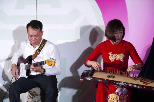Các nghệ sĩ biểu diễn tại đêm nhạc