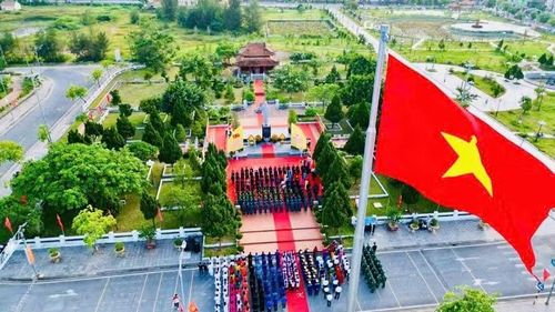 Lễ thượng cờ trên đặc khu Cô Tô.