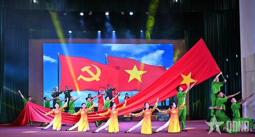  Chương trình văn nghệ tại buổi giao lưu.
