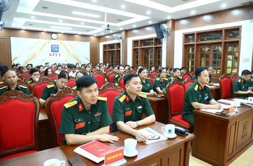 Thí sinh và các đại biểu tham dự cuộc thi.
