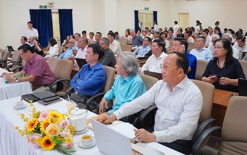 Các chuyên gia, nhà khoa học, doanh nghiệp KHCN tại hội thảo. ẢNH QUANG HUY