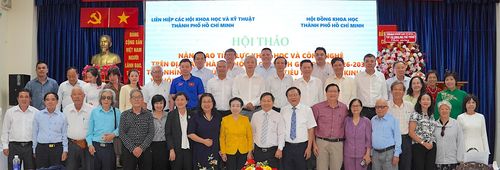 Các chuyên gia, nhà khoa học tại hội thảo. ẢNH QUANG HUY