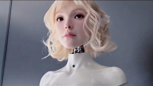 Theo Aheadform, robot còn có khả năng tự học biểu cảm bằng cách quan sát chính mình qua gương, tương tự cách trẻ sơ sinh nhận thức khuôn mặt, đồng thời hệ thống AI có thể dự đoán nụ cười của người đối diện trước khoảng 839 mili giây để đồng bộ biểu cảm gần như hoàn hảo.