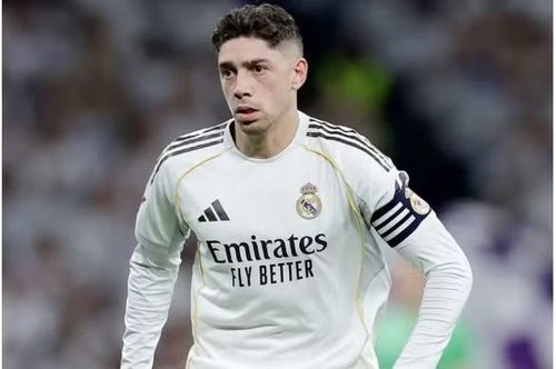 Tuy nhiên, theo AS, Valverde cho biết muốn tiếp tục gắn bó với Real Madrid ở mùa giải 2026/27, bất chấp quãng thời gian gần đây gặp nhiều áp lực tại sân Bernabeu.