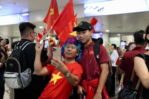 Nguyễn Lực là một trong những gương mặt nổi bật của U17 Việt Nam. Cầu thủ Hà Nội FC được đánh giá cao về chuyên môn, có sự tiến bộ vượt bậc.