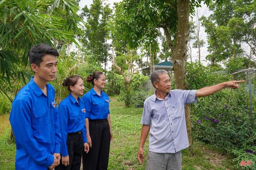 Lực lượng chức năng và người dân địa phương thường xuyên túc trực, ngăn chặn tình trạng săn bắt chim trời trái phép.