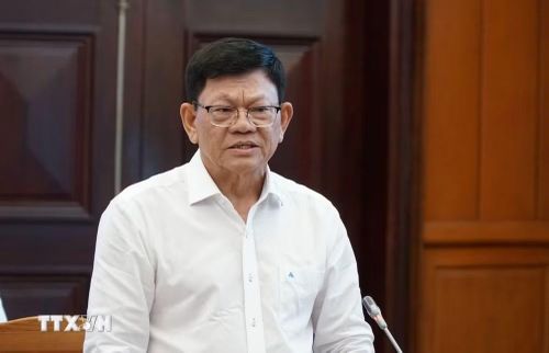 Chủ tịch Liên hiệp các Hội Khoa học và Kỹ thuật thành phố Đà Nẵng Võ Công Trí phát biểu tại Diễn đàn. (Ảnh: Quốc Dũng/TTXVN)