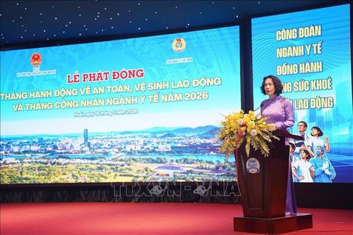 Thứ trưởng Bộ Y tế Nguyễn Thị Liên Hương phát biểu chỉ đạo.
