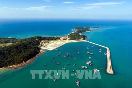 Cô Tô có 30 đảo lớn, nhỏ, là đảo tiền tiêu thuộc vùng Đông Bắc của Tổ quốc có vị trí địa lý và quốc phòng, an ninh quan trọng. Ảnh: TTXVN phát