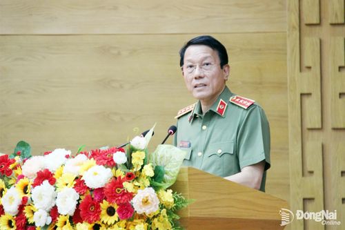 Đại tướng Lương Tam Quang, Ủy viên Bộ Chính trị, Bí thư Đảng ủy Công an Trung ương, Bộ trưởng Bộ Công an phát biểu chỉ đạo tại buổi lễ. Ảnh: Trần Danh