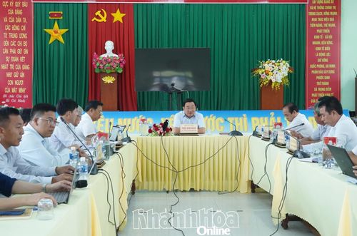 Quang cảnh cuộc họp.
