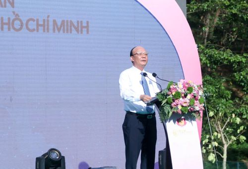 Chủ tịch HĐQT Tập đoàn T&T Nguyễn Tất Thắng phát biểu, chia sẻ quá trình thực hiện dự án
