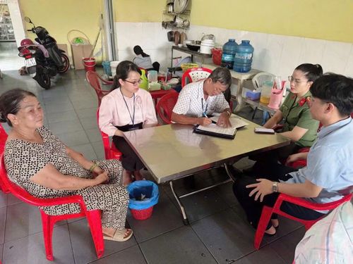 Công an phường Bà Rịa phối hợp các ban ngành đồng loạt ra quân tại 5 khu vực trọng điểm.
