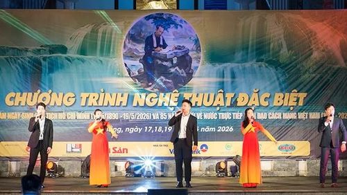 Chương trình quy tụ nhiều nghệ sĩ, ca sĩ đến từ Nhà hát Ca múa nhạc Quốc gia Việt Nam và Nhà hát Kịch Việt Nam.