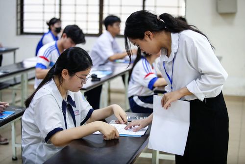 Chỉ thị mới của Thủ tướng yêu cầu tổ chức Kỳ thi tốt nghiệp THPT và tuyển sinh năm 2026 theo hướng ổn định, giảm áp lực, giảm chi phí cho học sinh, phụ huynh. (Ảnh minh họa)
