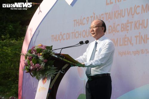 Ông Nguyễn Tất Thắng - Chủ tịch HĐQT Tập đoàn T&T Group - cho biết, trong quá trình triển khai dự án, Sở Văn hóa, Thể thao và Du lịch tỉnh Nghệ An cùng doanh nghiệp đã tham vấn ý kiến các cơ quan chuyên môn, chuyên gia văn hóa, lịch sử, kiến trúc, quy hoạch nhằm bảo đảm công trình thác 9 tầng vừa mang tính biểu tượng, chiều sâu văn hóa và giá trị bền vững, vừa hài hòa với cảnh quan tự nhiên và tổng thể không gian văn hóa-lịch sử của Khu di tích Quốc gia đặc biệt Kim Liên.