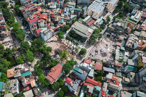 Từ trên cao, khu vực giải phóng mặt bằng dần tạo quỹ đất cho tuyến đường mới.