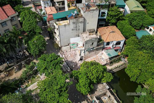 Nhiều ngôi nhà cũ được tháo dỡ để phục vụ quy hoạch hạ tầng đô thị.