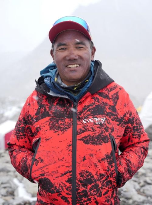 Kami Rita Sherpa tại trại căn cứ Everest ở huyện Solukhumbu, Nepal, hôm 29/4.