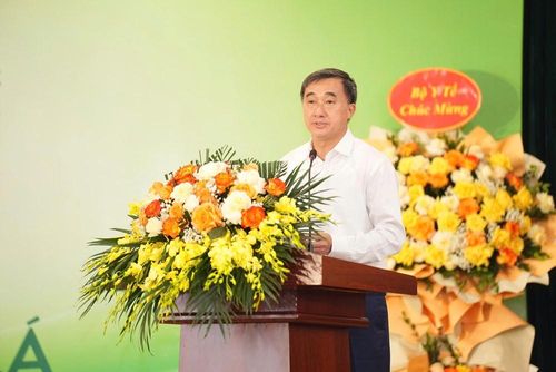 Thứ trưởng Bộ Y tế Trần Văn Thuấn phát biểu