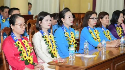 Những "đại sứ" mang tư tưởng của Bác đến gần hơn với công nhân, người lao động.