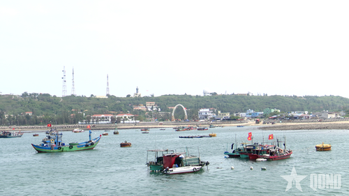 Bạch Long Vĩ hôm nay khang trang, đổi mới, vững vàng nơi đầu sóng ngọn gió của vùng biển Đông Bắc Tổ quốc.