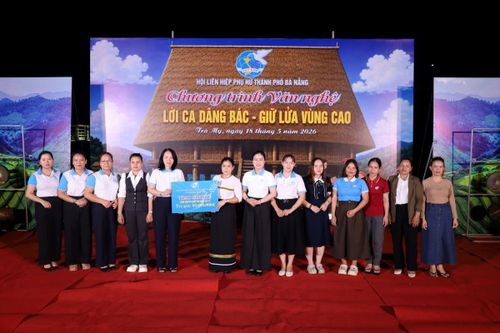 Hỗ trợ sinh kế trị giá 25 triệu đồng cho 10 hội viên phụ nữ.