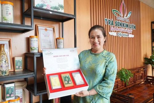 Các sản phẩm trà sen đặc trưng quê Bác đạt chứng nhận OCOP 3 sao. Ảnh: Hồ Lài
