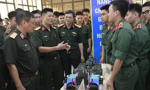 Tuổi trẻ Học viện Kỹ thuật Quân sự sáng tạo khoa học.