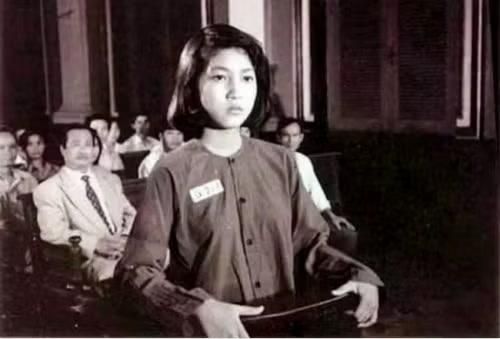 Nghệ sĩ Thanh Thúy vào vai chị Võ Thị Sáu trong bộ phim Người con gái đất đỏ, năm 1994.