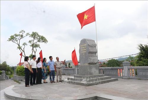 Chi bộ tổ dân phố Thống Thượng, phường Nhân Hòa giáo dục truyền thống, đẩy mạnh học tập và làm theo Bác.