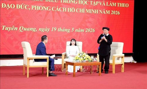 Tấm gương điển hình, tiêu biểu chia sẻ kinh nghiệm trong học tập và làm theo làm theo tư tưởng, đạo đức, phong cách Hồ Chí Minh.