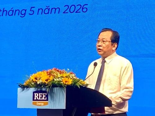Ông Vương Quốc Nam - Phó Chủ tịch UBND thành phố Cần Thơ phát biểu tại buổi lễ khởi công.