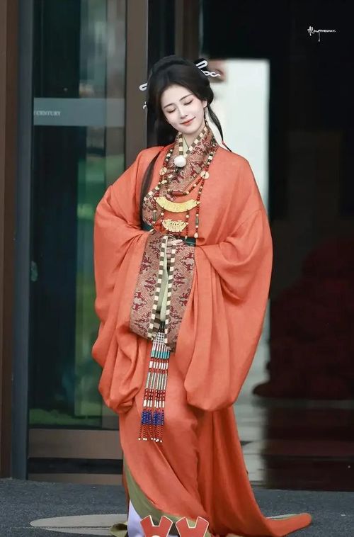 Bên cạnh những lời khen về nhan sắc, nhiều ý kiến cũng đánh giá cao khả năng cân tạo hình cổ trang của Bạch Lộc.