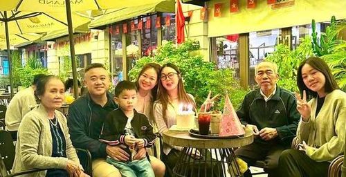 Đằng sau những mái ấm đạt danh hiệu “Gia đình văn hóa” là sự vun vén, sẻ chia và hy sinh thầm lặng của những người phụ nữ