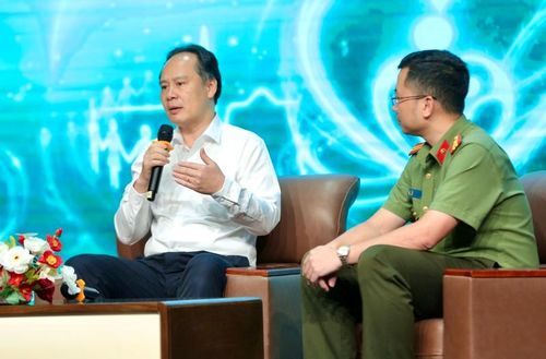 TS.BS Nguyễn Hoàng Phúc - Phó Giám đốc Trung tâm Điều phối Quốc gia về ghép bộ phận cơ thể người. Ảnh: Ngô Nhung