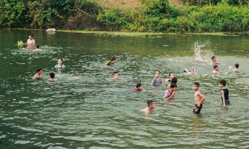 Việc tắm sông không có sự giám sát, tiềm ẩn nhiều nguy cơ đuối nước (ảnh minh họa).