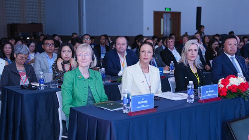 Các đại biểu tham dự chương trình