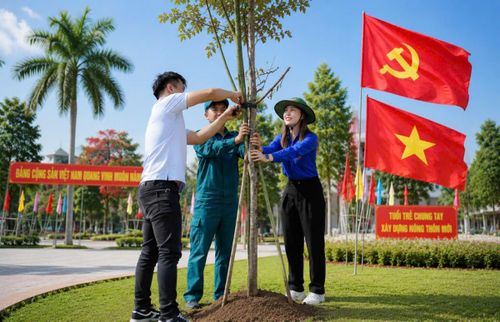 Cán bộ, đoàn viên phường Tân Lập tham gia trồng cây hưởng ứng “Tết trồng cây đời đời nhớ ơn Bác Hồ” năm 2026.