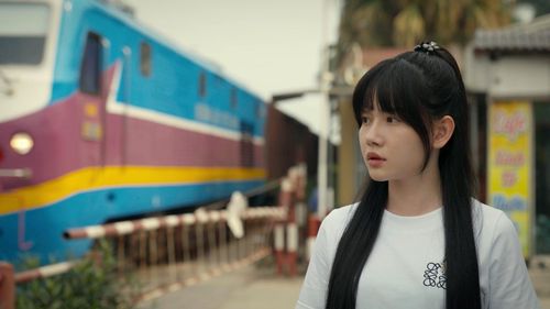 Tuyết Lan - cô bạn mới chuyển trường mang đến những rung động cho các chàng trai mới lớn. Ảnh: VFC
