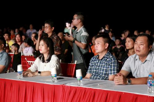 Các đại biểu tham dự chương trình. Ảnh Thu Oanh