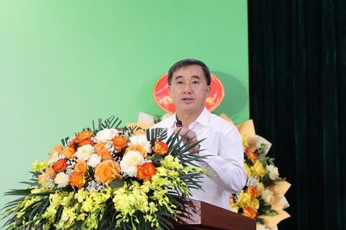GS.TS Trần Văn Thuấn - Thứ trưởng Bộ Y tế, Chủ tịch Hội đồng Y khoa Quốc gia, Ủy viên Hội đồng Quản lý Quỹ phòng chống tác hại của Thuốc lá.