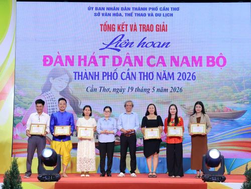 Trao giải các tập thể, cá nhân xuất sắc tại Liên hoan