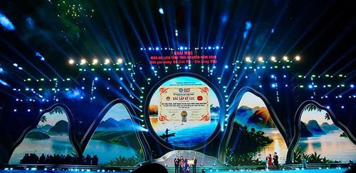 Thái Nguyên xác lập kỷ lục với "Sự kiện trình diễn nhảy sạp cộng đồng lớn nhất Việt Nam" tại khuôn khổ khai mạc mùa du lịch 2026. Ảnh: Nguyễn Hoàn