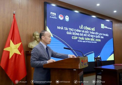 Ông Nguyễn Văn Phú - Tổng Thư ký LĐBĐ Việt Nam phát biểu tại buổi lễ