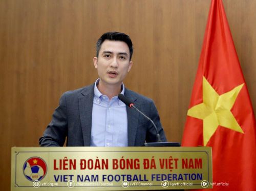 Ông Trần Anh Minh - Tổng Giám đốc Công ty TNHH Thương mại thiết bị điện Thái Sơn Bắc phát biểu tại buổi lễ