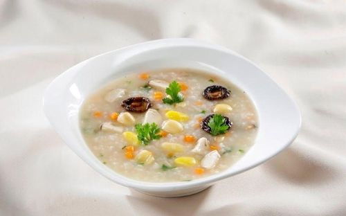 Nên nấu thành các món canh loãng hoặc cháo lỏng để cơ thể dễ tiêu hóa, giảm áp lực lọc cho cầu thận